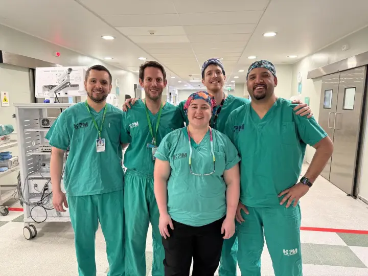 Hospital Puerto Montt salva la mano de un paciente de 39 años con una cirugía de 9 horas, marcando un nuevo hito del equipo de Mano y Muñeca.
